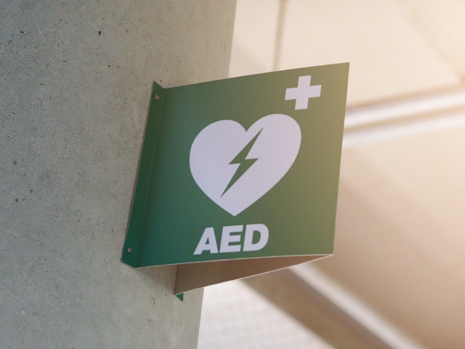 Úvodní fotografie k blogovému článku firmy COMPEK: "AED - když o životě rozhodují minuty".