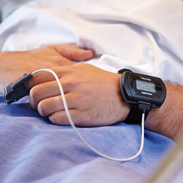 Pulsní oxymetr, jednoduché, malé a přenosné zařízení snímající saturaci krve kyslíkem #2 Pulsní oxymetr, jednoduché, malé a přenosné zařízení snímající saturaci krve kyslíkem #2