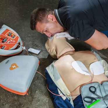 AED a cvičení na figuríně #1 AED a cvičení na figuríně #1